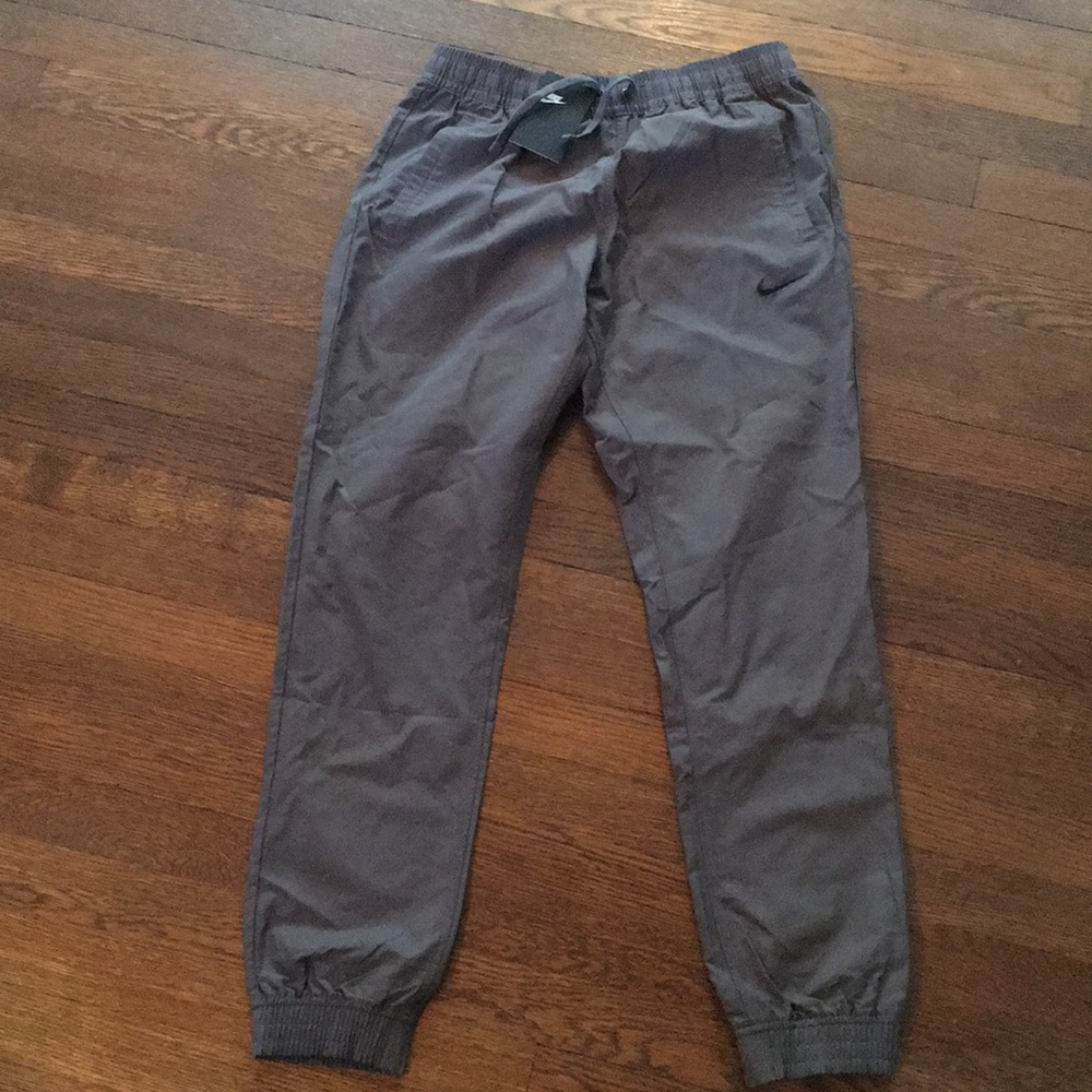 NWT Nike Men’s Joggers Dark Gray Medium - Picture 2 of 8